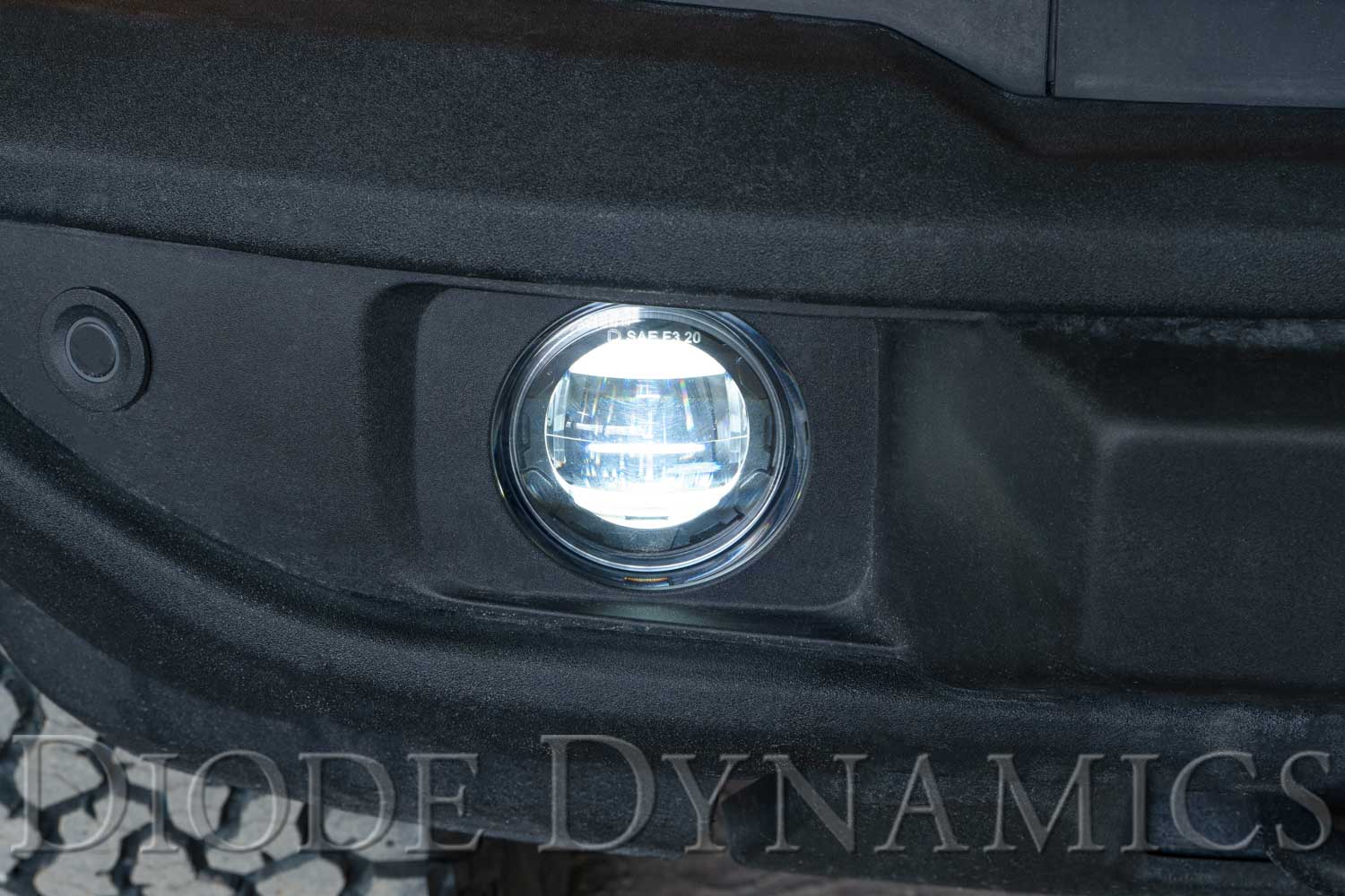 Elite Series Fog Lamps for 2007-2012 Nissan Sentra Pair Yellow 3000K Diode Dynamics